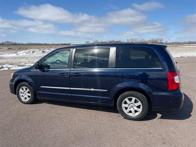 2013 Chrysler Town & Country Touring   - Photo 4 - South Sioux City, NE 68776