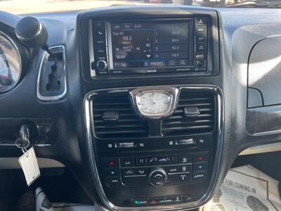 2013 Chrysler Town & Country Touring   - Photo 25 - South Sioux City, NE 68776