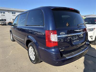 2013 Chrysler Town and Country Touring   - Photo 7 - South Sioux City, NE 68776