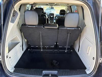 2013 Chrysler Town and Country Touring   - Photo 20 - South Sioux City, NE 68776