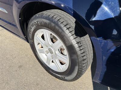 2013 Chrysler Town and Country Touring   - Photo 13 - South Sioux City, NE 68776