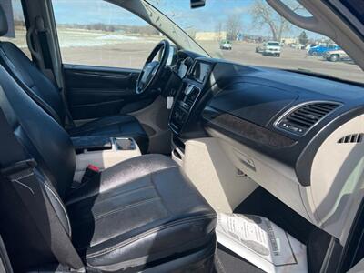 2013 Chrysler Town & Country Touring   - Photo 21 - South Sioux City, NE 68776