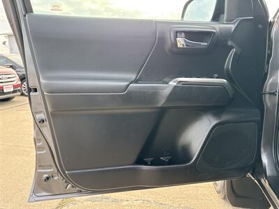 2020 Toyota Tacoma TRD Sport   - Photo 15 - South Sioux City, NE 68776