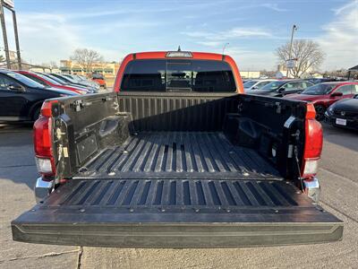 2017 Toyota Tacoma TRD Off-Road   - Photo 19 - South Sioux City, NE 68776