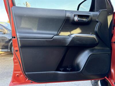 2017 Toyota Tacoma TRD Off-Road   - Photo 16 - South Sioux City, NE 68776