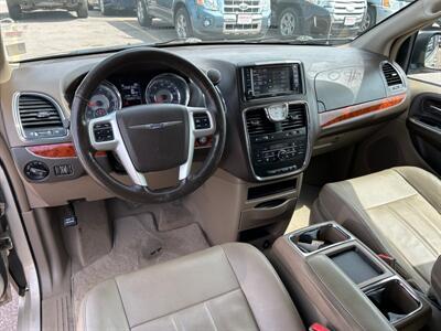 2015 Chrysler Town & Country Touring   - Photo 13 - South Sioux City, NE 68776