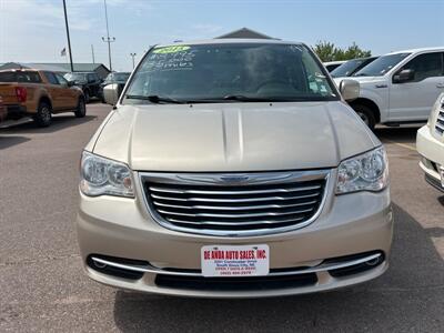 2015 Chrysler Town & Country Touring   - Photo 8 - South Sioux City, NE 68776