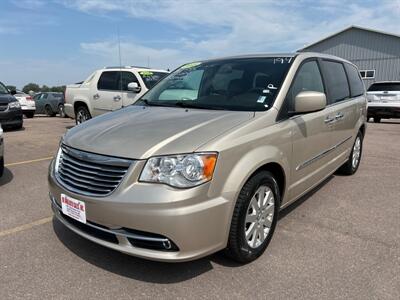 2015 Chrysler Town & Country Touring   - Photo 1 - South Sioux City, NE 68776