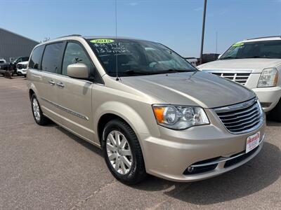 2015 Chrysler Town & Country Touring   - Photo 7 - South Sioux City, NE 68776