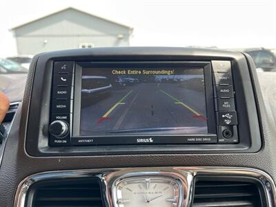2015 Chrysler Town & Country Touring   - Photo 21 - South Sioux City, NE 68776