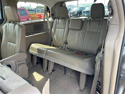 2015 Chrysler Town & Country Touring   - Photo 15 - South Sioux City, NE 68776