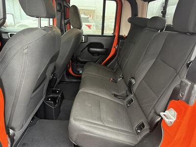 2020 Jeep Gladiator Sport   - Photo 13 - South Sioux City, NE 68776