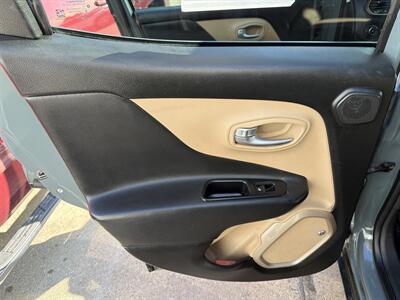 2016 Jeep Renegade Latitude 75th Anniversary   - Photo 17 - South Sioux City, NE 68776