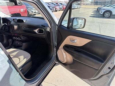 2016 Jeep Renegade Latitude 75th Anniversary   - Photo 24 - South Sioux City, NE 68776