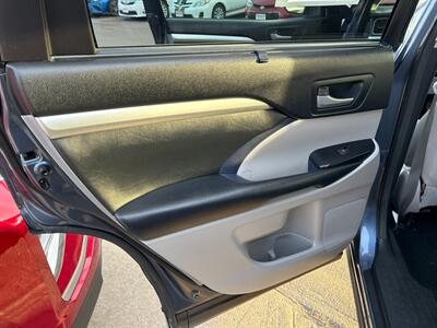 2015 Toyota Highlander XLE   - Photo 15 - South Sioux City, NE 68776