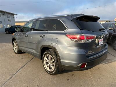 2015 Toyota Highlander XLE   - Photo 3 - South Sioux City, NE 68776