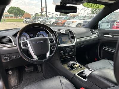 2013 Chrysler 300C   - Photo 14 - South Sioux City, NE 68776