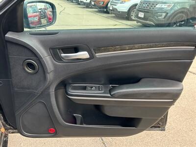 2013 Chrysler 300C   - Photo 18 - South Sioux City, NE 68776