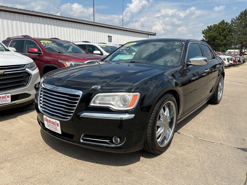 2013 Chrysler 300C   - Photo 1 - South Sioux City, NE 68776