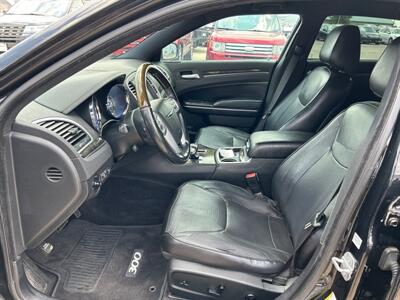 2013 Chrysler 300C   - Photo 11 - South Sioux City, NE 68776