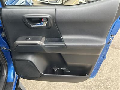 2016 Toyota Tacoma TRD Sport   - Photo 17 - South Sioux City, NE 68776