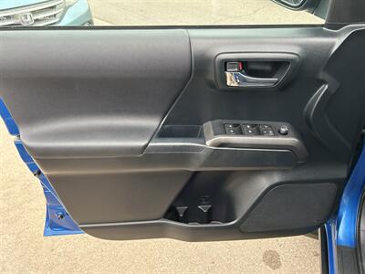 2016 Toyota Tacoma TRD Sport   - Photo 12 - South Sioux City, NE 68776