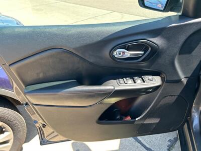 2019 Jeep Cherokee Trailhawk   - Photo 11 - South Sioux City, NE 68776