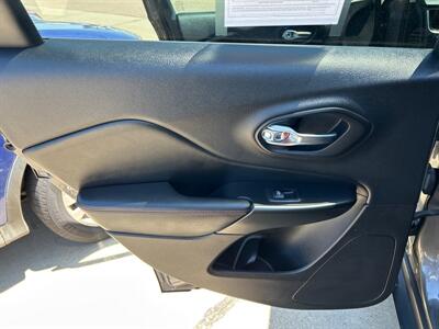 2019 Jeep Cherokee Trailhawk   - Photo 14 - South Sioux City, NE 68776