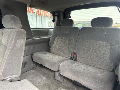 2004 GMC Envoy XL SLE   - Photo 17 - South Sioux City, NE 68776