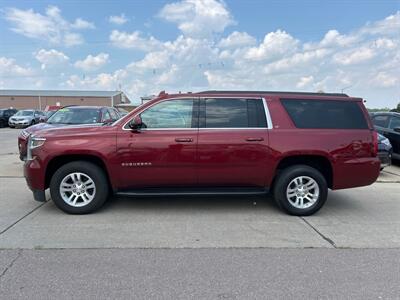 2020 Chevrolet Suburban LT   - Photo 2 - South Sioux City, NE 68776