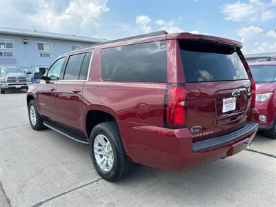 2020 Chevrolet Suburban LT   - Photo 3 - South Sioux City, NE 68776
