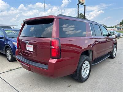 2020 Chevrolet Suburban LT   - Photo 5 - South Sioux City, NE 68776