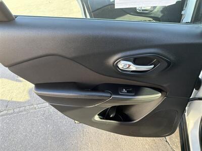 2016 Jeep Cherokee Sport   - Photo 14 - South Sioux City, NE 68776