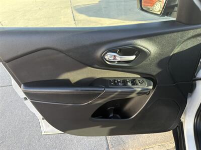 2016 Jeep Cherokee Sport   - Photo 12 - South Sioux City, NE 68776