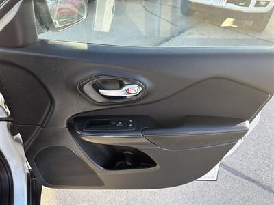 2016 Jeep Cherokee Sport   - Photo 20 - South Sioux City, NE 68776