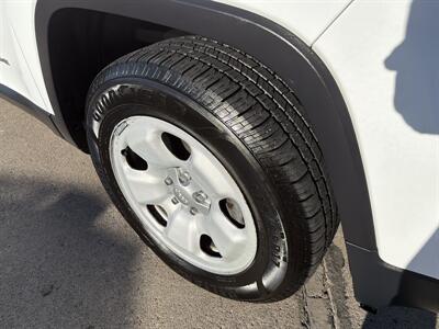 2016 Jeep Cherokee Sport   - Photo 10 - South Sioux City, NE 68776