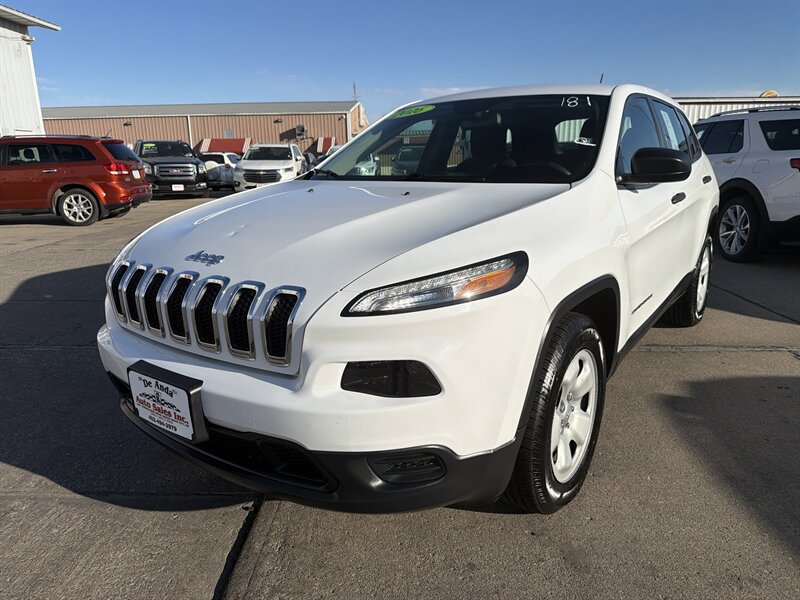 2016 Jeep Cherokee Sport   - Photo 1 - South Sioux City, NE 68776