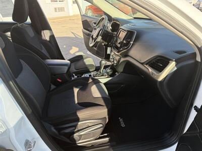 2016 Jeep Cherokee Sport   - Photo 19 - South Sioux City, NE 68776