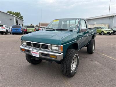 1996 Nissan Truck XE   - Photo 1 - South Sioux City, NE 68776
