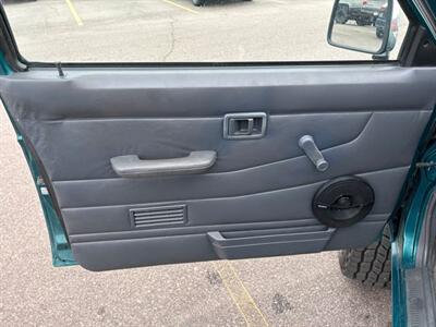 1996 Nissan Truck XE   - Photo 18 - South Sioux City, NE 68776