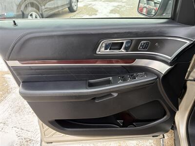 2017 Ford Explorer Platinum   - Photo 13 - South Sioux City, NE 68776