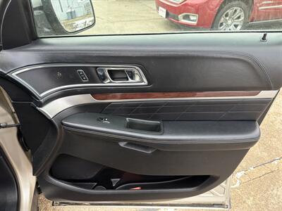 2017 Ford Explorer Platinum   - Photo 24 - South Sioux City, NE 68776