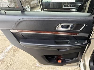 2017 Ford Explorer Platinum   - Photo 16 - South Sioux City, NE 68776
