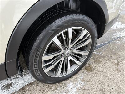 2017 Ford Explorer Platinum   - Photo 11 - South Sioux City, NE 68776