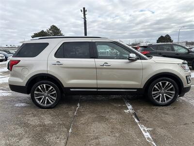 2017 Ford Explorer Platinum   - Photo 7 - South Sioux City, NE 68776