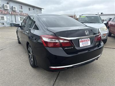 2017 Honda Accord LX   - Photo 5 - South Sioux City, NE 68776