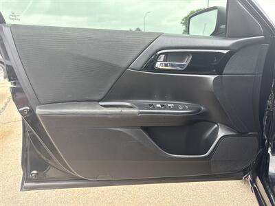2017 Honda Accord LX   - Photo 15 - South Sioux City, NE 68776