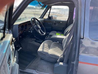 1990 GMC Suburban V1500   - Photo 17 - South Sioux City, NE 68776