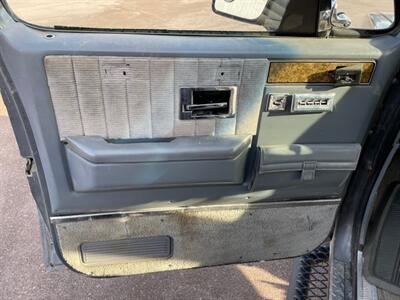 1990 GMC Suburban V1500   - Photo 18 - South Sioux City, NE 68776