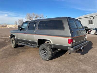 1990 GMC Suburban V1500   - Photo 4 - South Sioux City, NE 68776